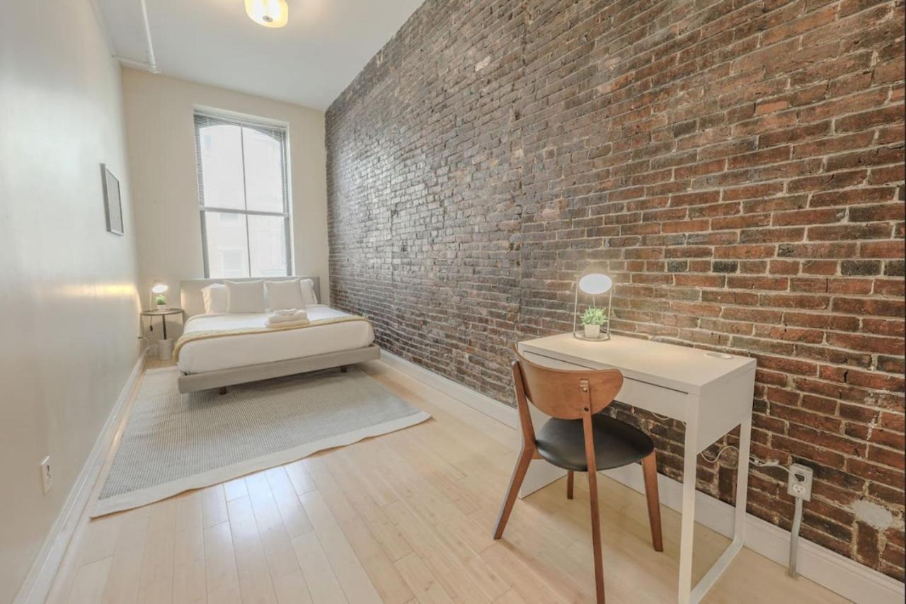 Simple Spacious Apartment Boston