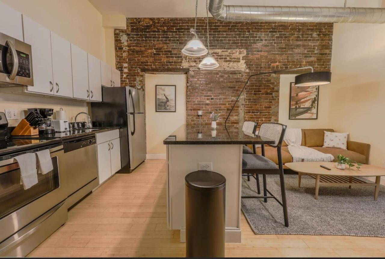 Apartment Simple Spacious Boston